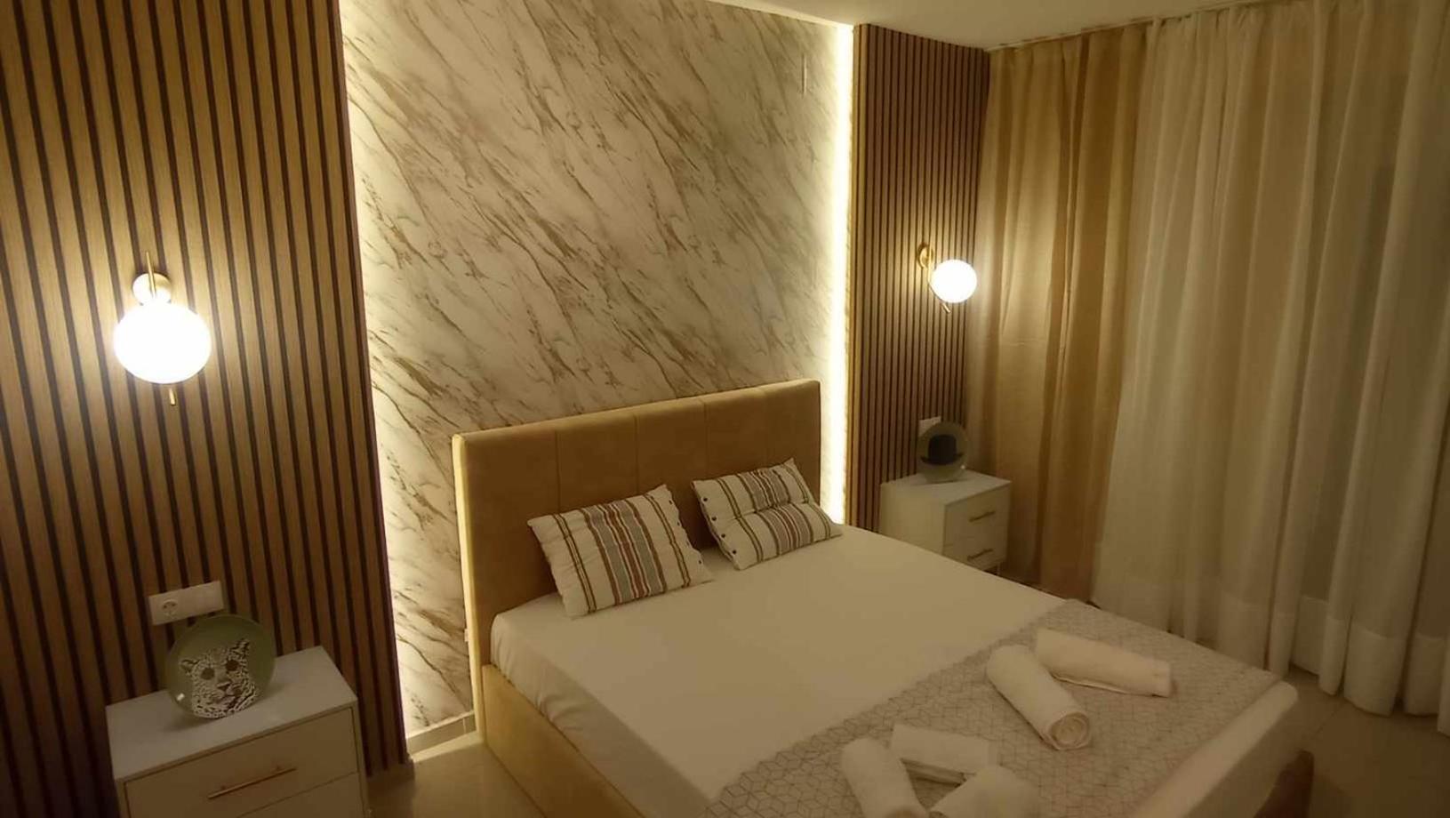 Demmy's Luxury *